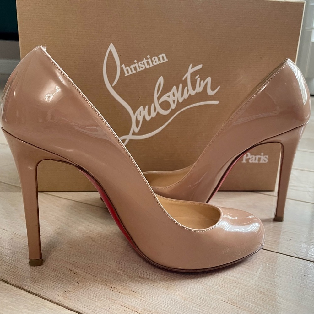 Christian Louboutin ‘Fifille 100’ nude patent leather pumps